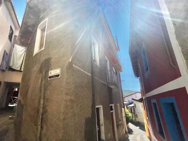 Villa Indipendente in vendita a Tonara, Sardigna/Sardegna