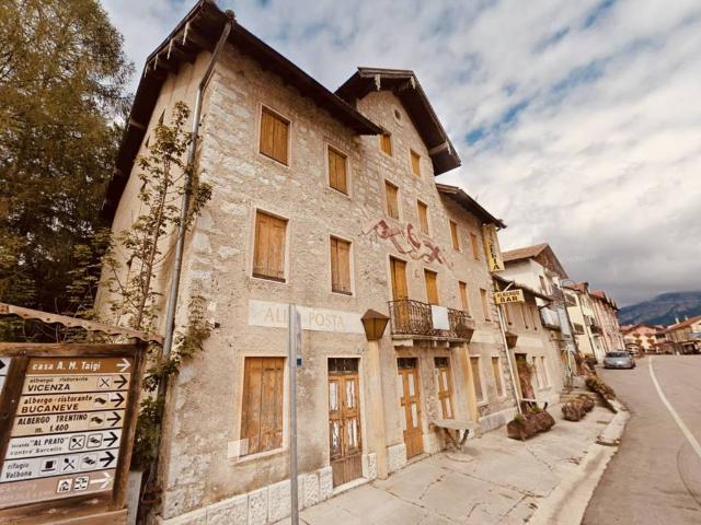 Villa Indipendente in vendita a Tonezza Del Cimone, Veneto