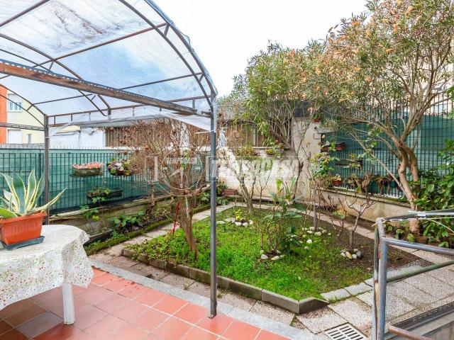 Villa Indipendente in vendita a Bertolla, Piemonte