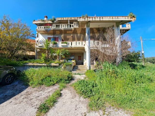 Villa Indipendente in vendita a Torino Di Sangro, Abruzzo