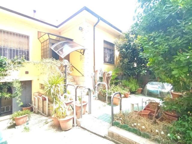 Villa Indipendente in vendita a Circoscrizione 2, Piemonte