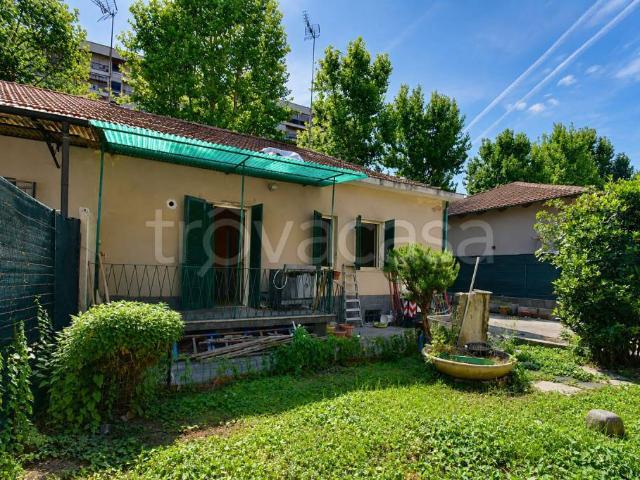 Villa Indipendente in vendita a Circoscrizione 2, Piemonte
