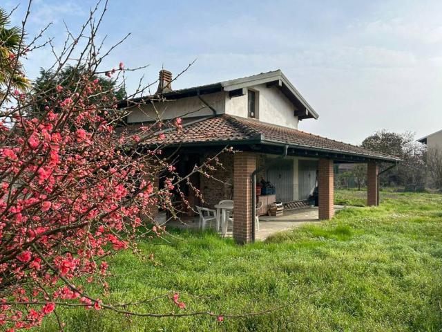 Villa Indipendente in vendita a Piemonte, Novara