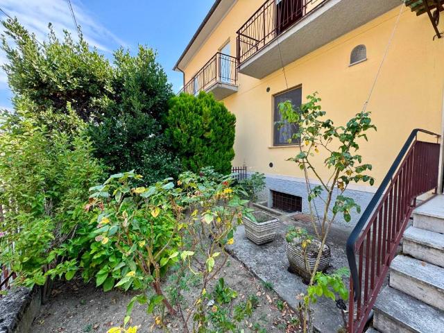Villa Indipendente in vendita a Tornimparte, Viaro