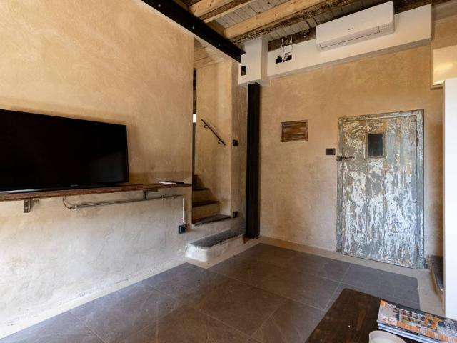 Villa Indipendente in vendita a Torno, Lombardia
