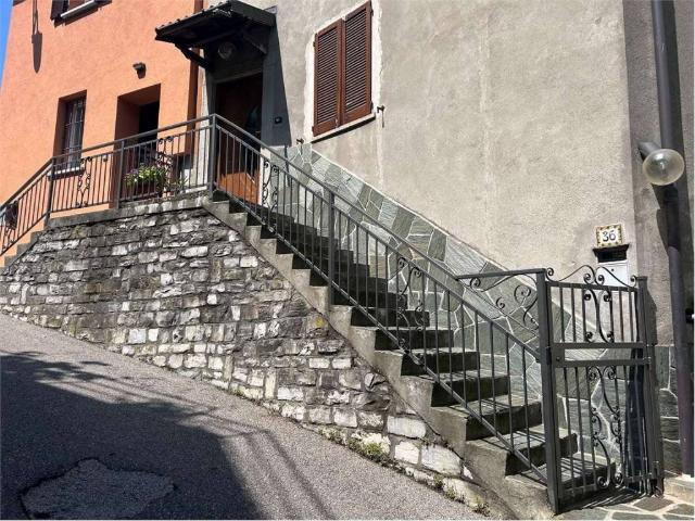 Villa Indipendente in vendita a Torno, Lombardia