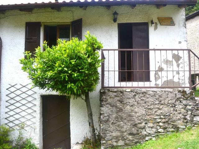 Villa Indipendente in vendita a Torno, Lombardia