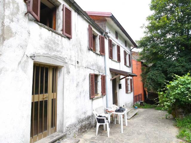 Villa Indipendente in vendita a Tornolo, Reggio Emilia