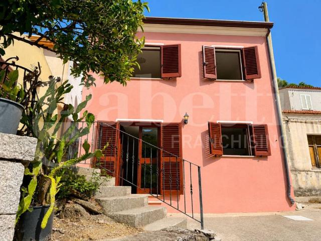 Villa Indipendente in vendita a Torpè, Sardigna/Sardegna