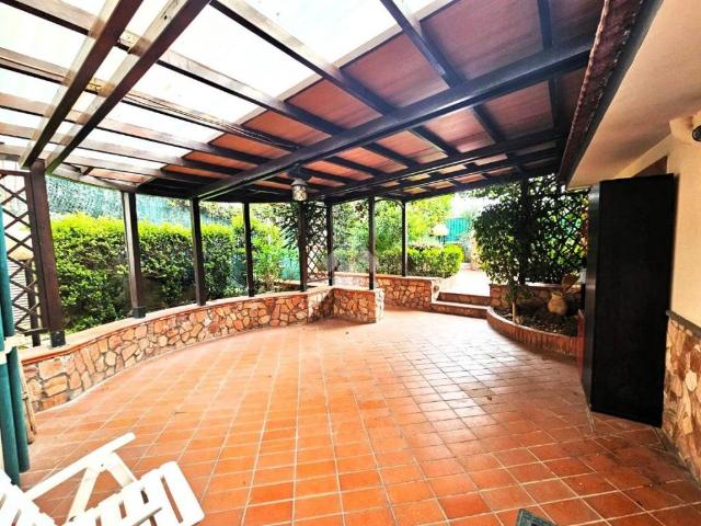 Villa Indipendente in vendita a Oncino, Torre Annunziata