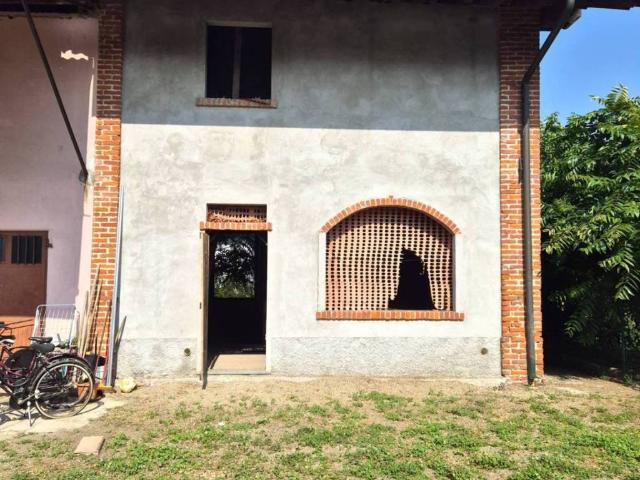 Villa Indipendente in vendita a Torre De' Negri, Lombardia