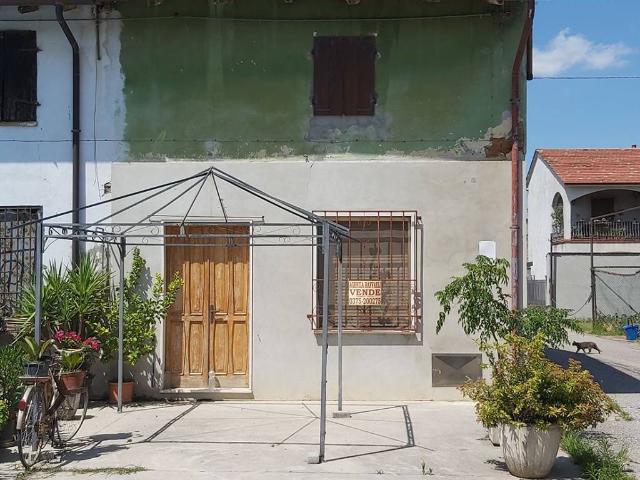 Villa Indipendente in vendita a Torre De' Picenardi, Lombardia