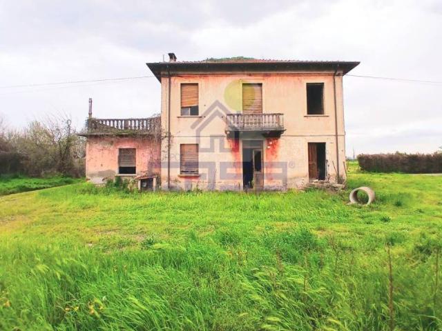 Villa Indipendente in vendita a Torre De' Picenardi, Lombardia