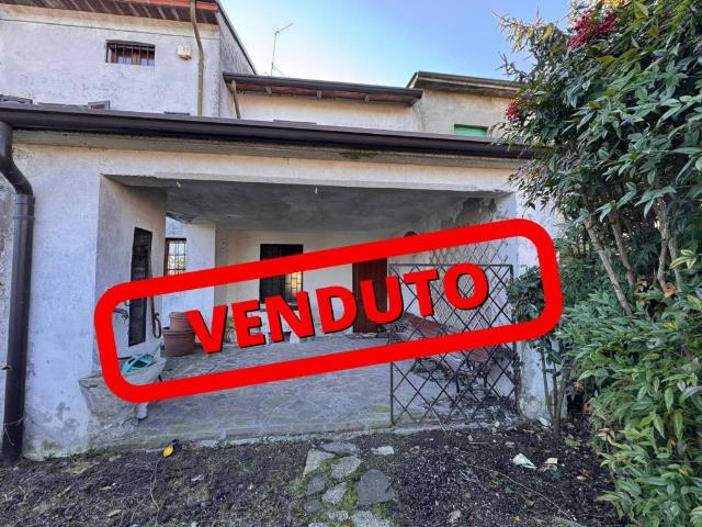 Villa Indipendente in vendita a Torre De' Picenardi, Lombardia