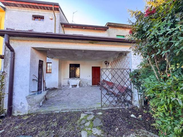 Villa Indipendente in vendita a Torre De' Picenardi, Lombardia
