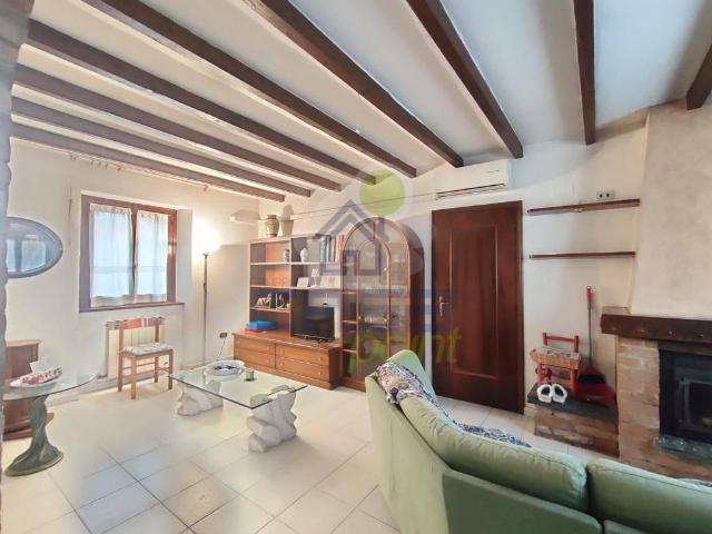 Villa Indipendente in vendita a Torre De' Picenardi, Lombardia