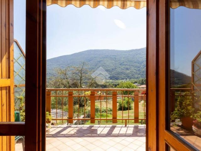 Villa Indipendente in vendita a Chabriols Inferiori, Piemonte