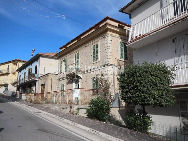 Villa Indipendente in vendita a Torre San Patrizio, Fermo