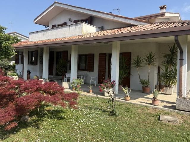 Villa Indipendente in vendita a Torreglia, Veneto
