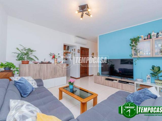 Appartamento in vendita a Torrevecchia Pia, Lombardia