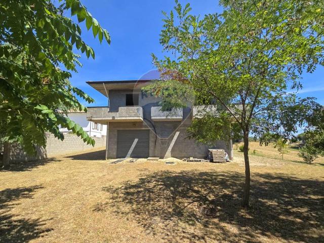 Villa Indipendente in vendita a Torrevecchia Teatina, Abruzzo