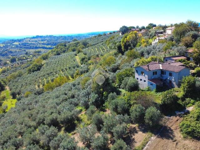 Villa Indipendente in vendita a Cantalupo In Sabina, Lazio