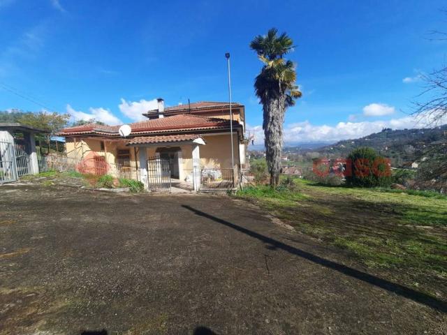Villa Indipendente in vendita a Torrice, Lazio