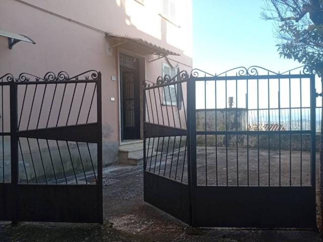 Villa Indipendente in vendita a Torrice, Lazio