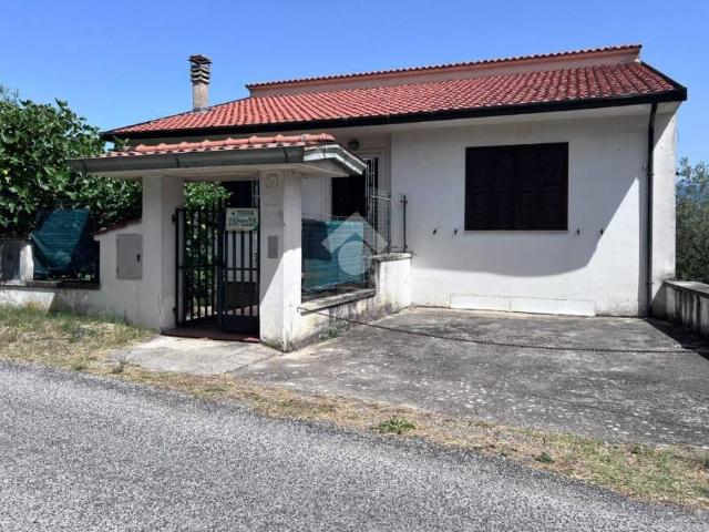 Villa Indipendente in vendita a Torrice, Lazio
