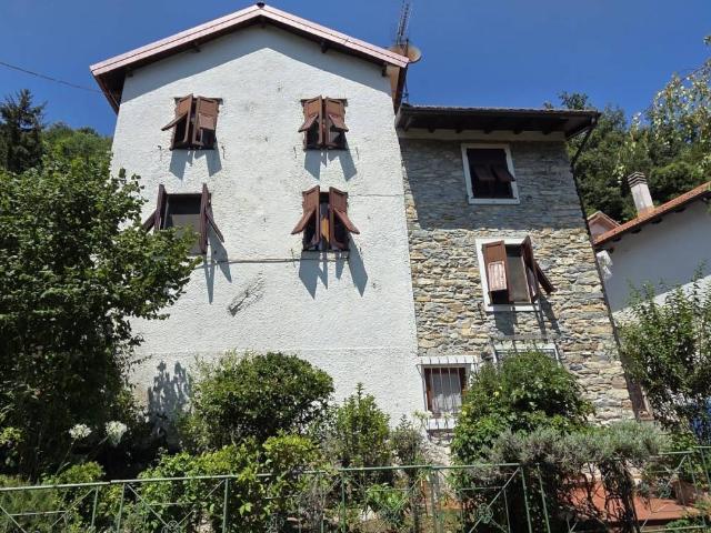 Villa Indipendente in vendita a Vi Sottano, Torriglia
