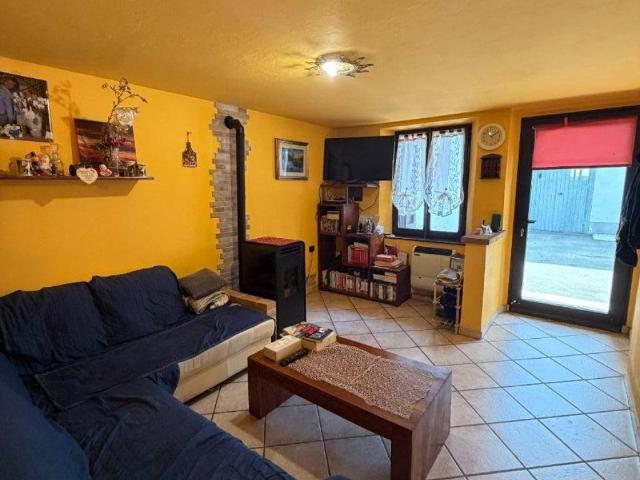 Villa Indipendente in vendita a Torrile, Rivarolo