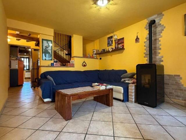 Villa Indipendente in vendita a Torrile, Rivarolo