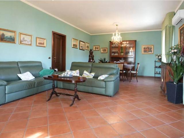 Villa Indipendente in vendita a Torrile, Rivarolo
