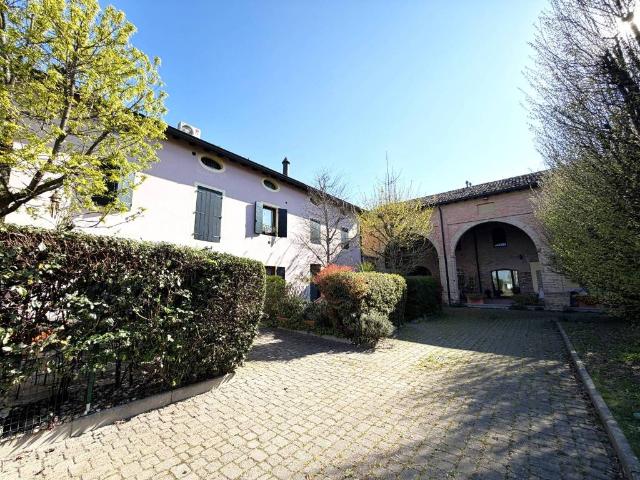 Villa Indipendente in vendita a Torrile, Rivarolo