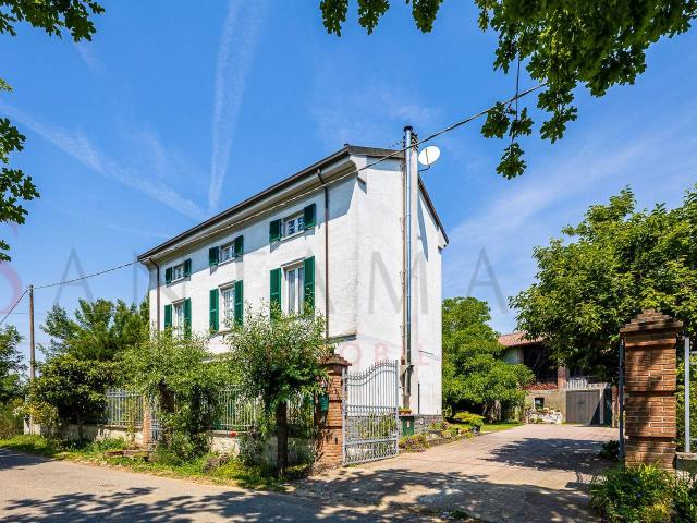 Villa Indipendente in vendita a Piemonte, Alessandria