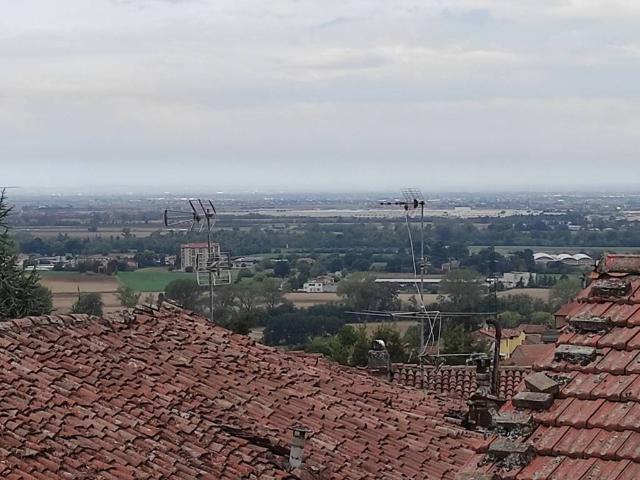 Villa Indipendente in vendita a Torre Calderai, Piemonte