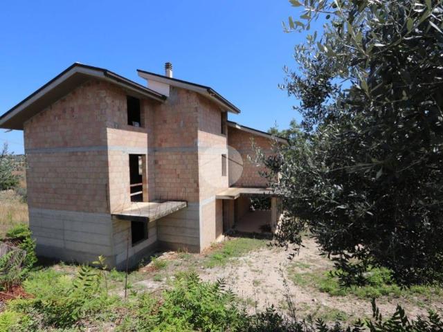 Villa Indipendente in vendita a Unione dei Comuni della Val Vibrata, Tortoreto
