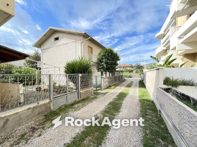 Villa Indipendente in vendita a Unione dei Comuni della Val Vibrata, Tortoreto