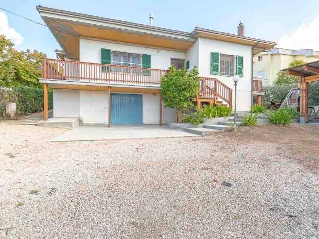 Villa Indipendente in vendita a Tortoreto, Teramo