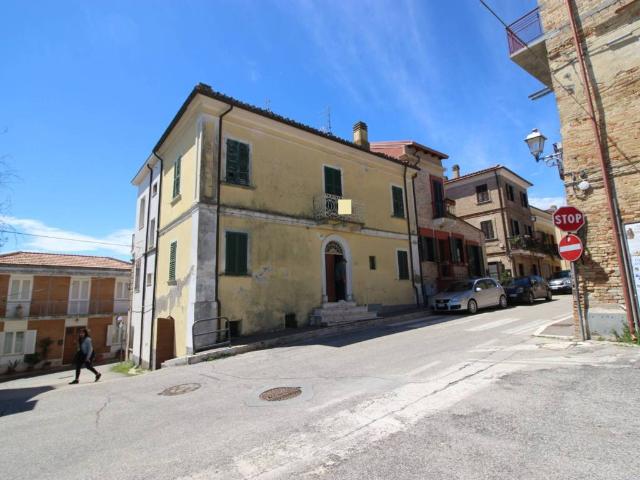 Villa Indipendente in vendita a Unione dei Comuni della Val Vibrata, Tortoreto