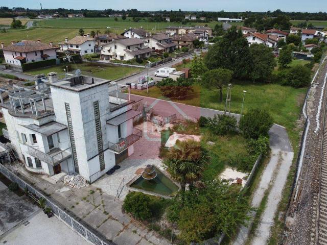 Villa Indipendente in vendita a Torviscosa, Friuli-Venezia Giulia