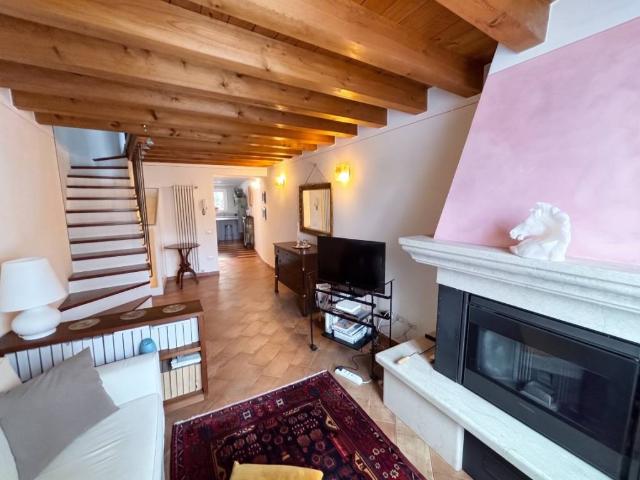 Villa Indipendente in vendita a Maderno, Toscolano Maderno