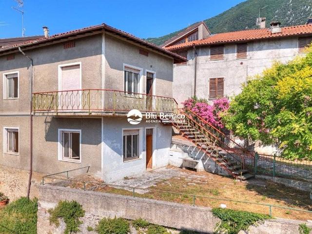 Villa Indipendente in vendita a Comunità Montana Parco Alto Garda bresciano, Toscolano Maderno