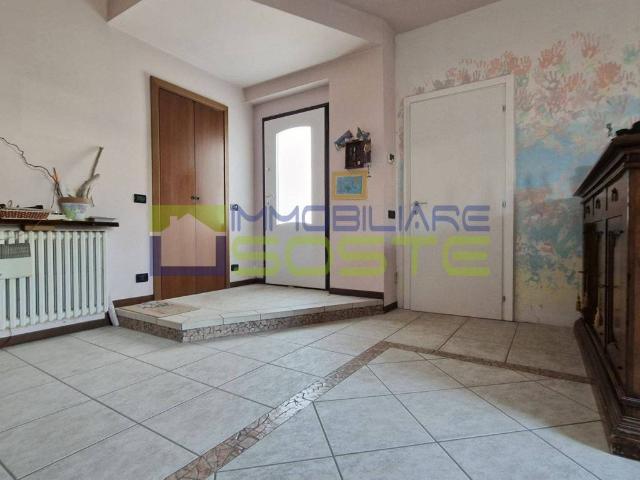 Villa Indipendente in vendita a Tradate, Lombardia
