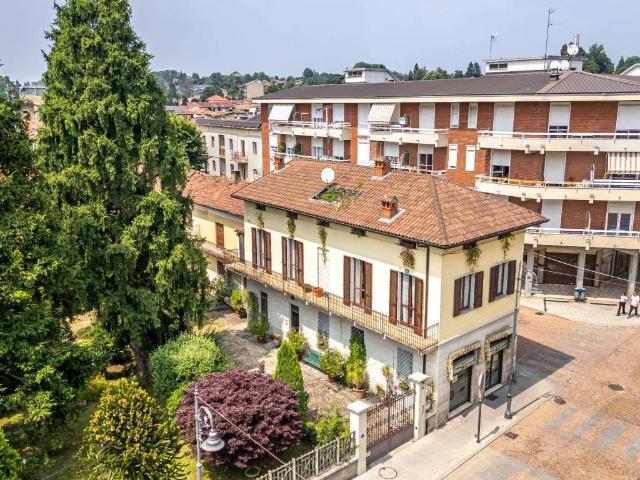 Villa Indipendente in vendita a Tradate, Lombardia