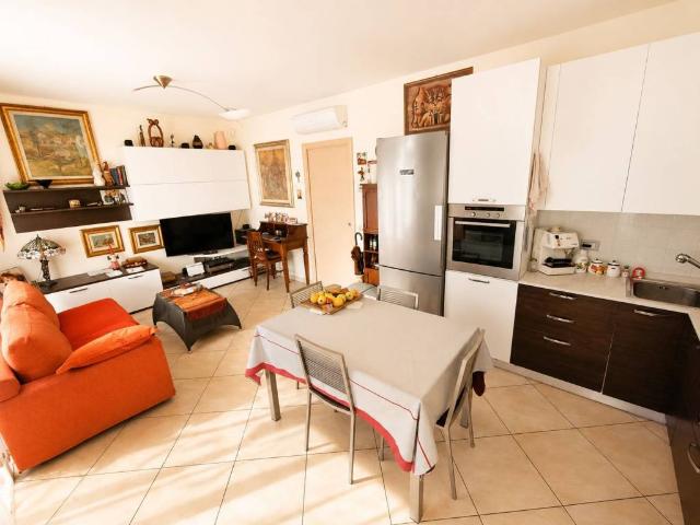 Villa Indipendente in vendita a Barnasc, Tradate