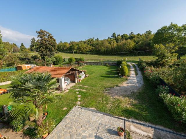 Villa Indipendente in vendita a San Bernardino, Piemonte