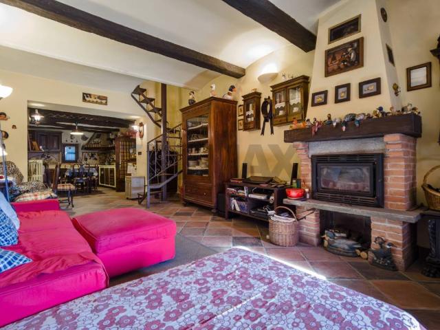 Villa Indipendente in vendita a San Bernardino, Piemonte