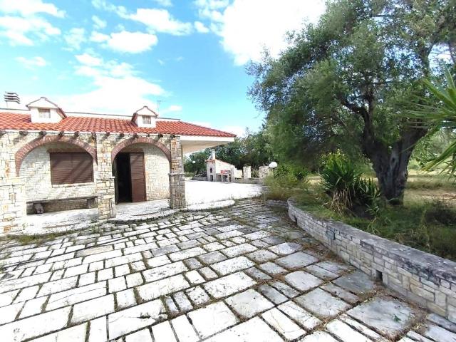Villa Indipendente in vendita a Trani, Barletta-Andria-Trani