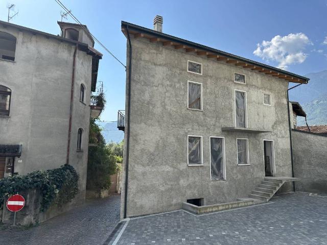 Villa Indipendente in vendita a Traona, Lombardia